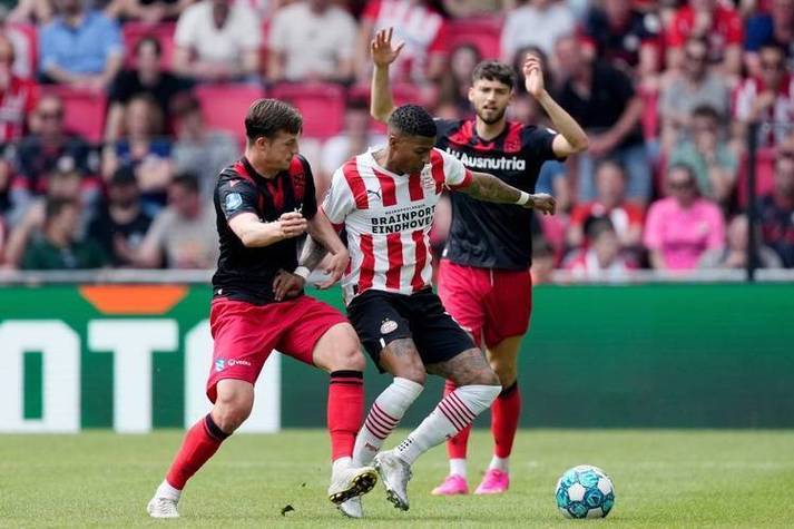 九游体育APP-国际比赛日瓦伦西亚备战荷甲；防线松动细节曝光；更衣室稳定；医务组通报恢复