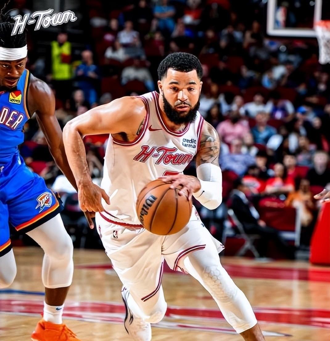 九游体育-关晓彤嘴巴里传出娇媚的哼唧声